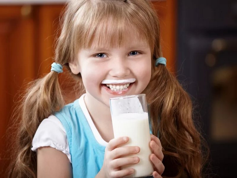 Пейте, дети, молоко: Госдума предложила раздавать молоко в школах