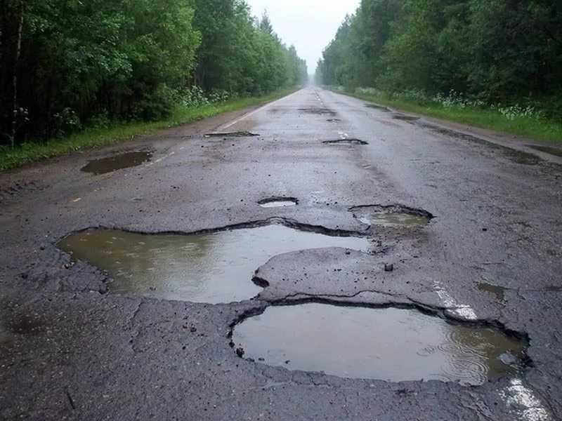 Полмиллиона за яму: штрафы за некачественный ремонт дорог ужесточили