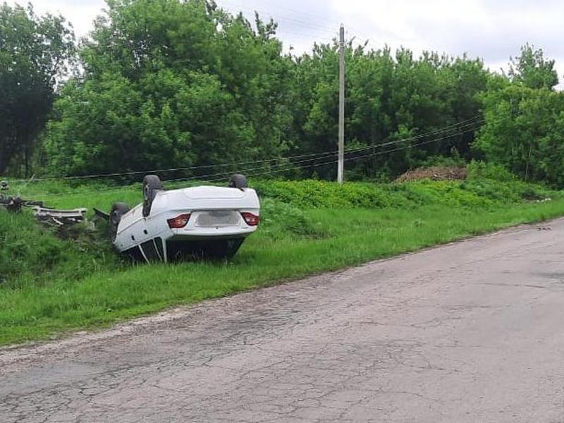 В ДТП с переворотом пострадали дети