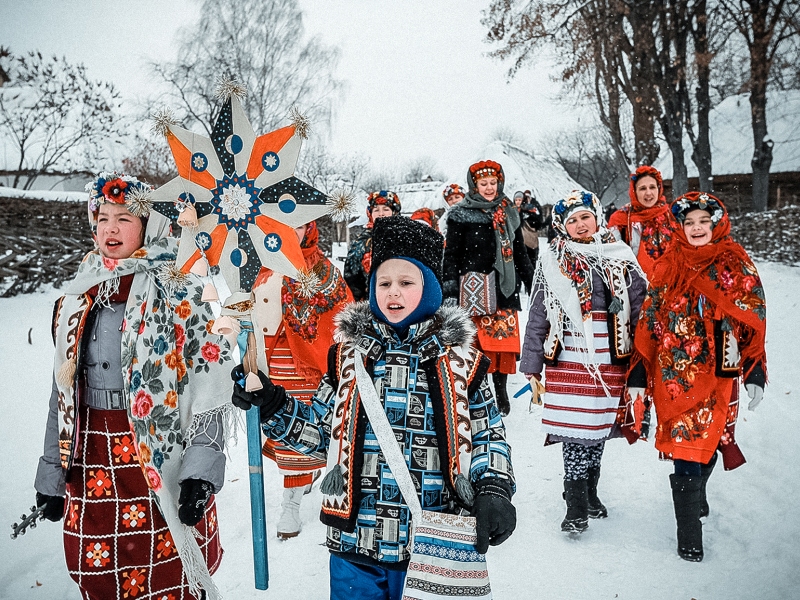 Коляда, коляда – открывай ворота!
