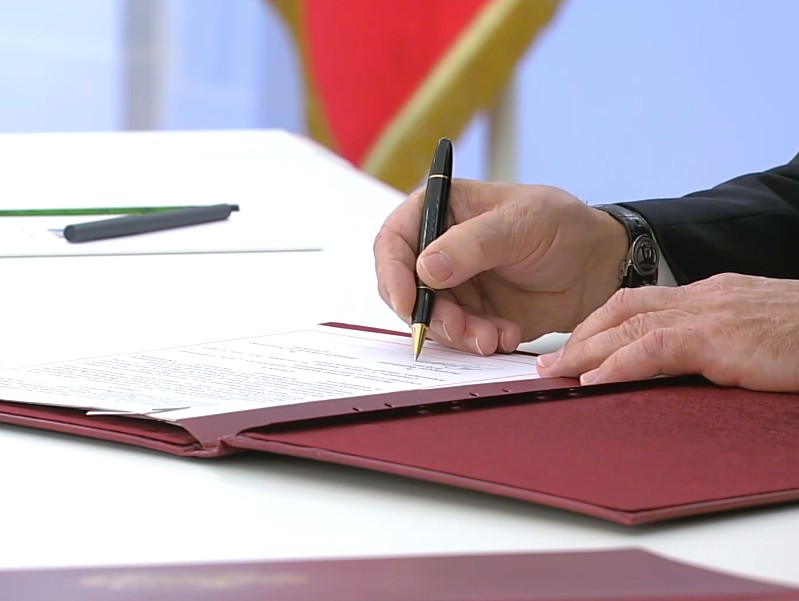 Владимир Путин подписал документы о вхождении новых территорий в состав РФ