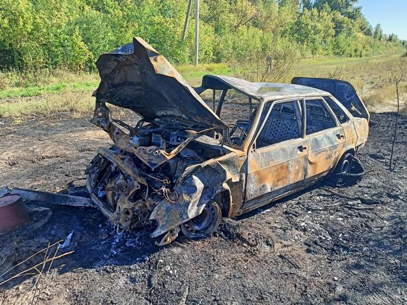 Легковушка сгорела в ДТП в Воронежской области