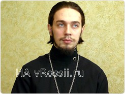 Уже больше года отец Кирилл общается с воронежскими женихами и невестами.