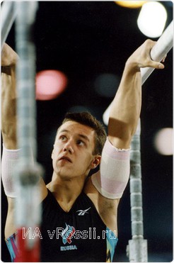 Олимпийский чемпион, заслуженный мастер спорта по спортивной гимнастике  воронежец Николай Крюков.