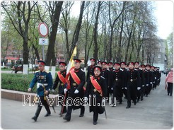 По темпу и количеству пребывающих курсантов, можно с уверенностью сказать, что нынешний парад будет, пожалуй, самым многолюдным.
