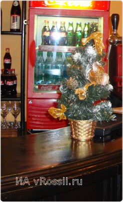 Несмотря на начало декабря, нарядные елки уже стали украшением многих воронежских кафе, магазинов, салонов и других общественных мест