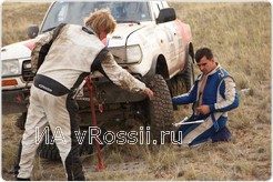 У машины Кирпилёва и Шмайлова выбило переднее колесо из-за поломки поворотного кулака