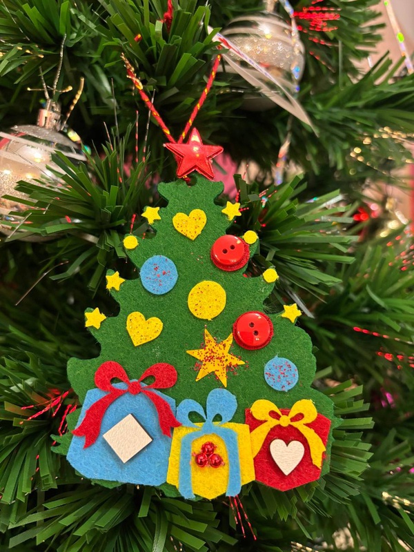 Нарядная елочка