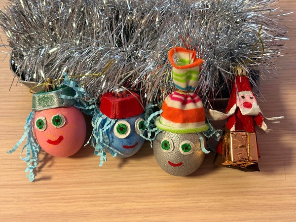 «Елочные игрушки»