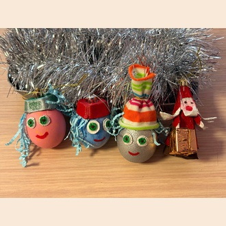 «Елочные игрушки»