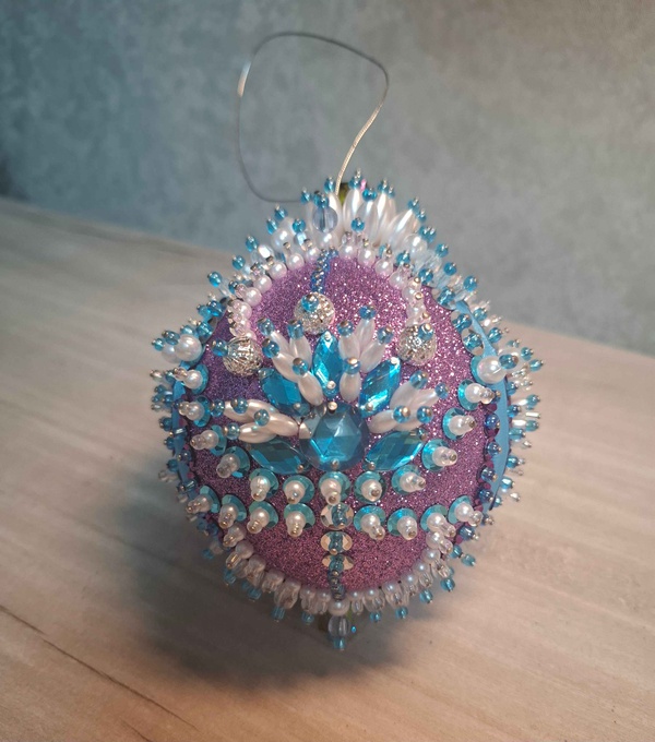 Елочный шар