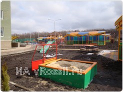 Детские площадки вокруг нового детского садика